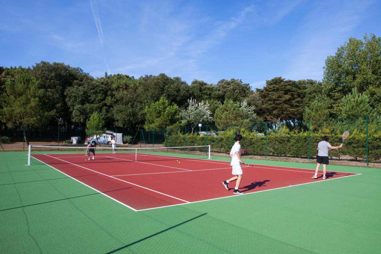 Domaine Du Collet**** Hotel Villeneuve-en-Retz Kültér fotó
