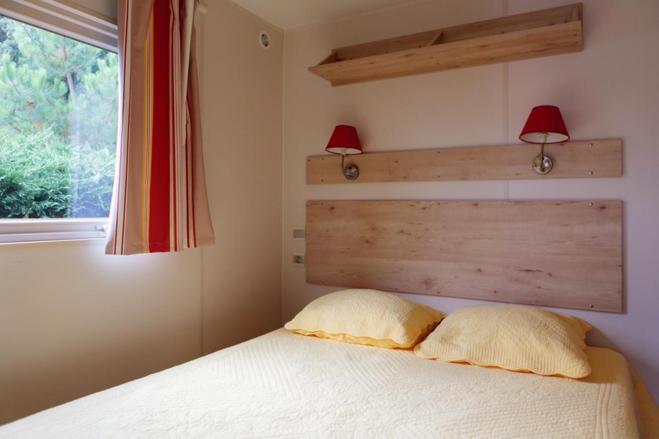 Domaine Du Collet**** Hotel Villeneuve-en-Retz Kültér fotó